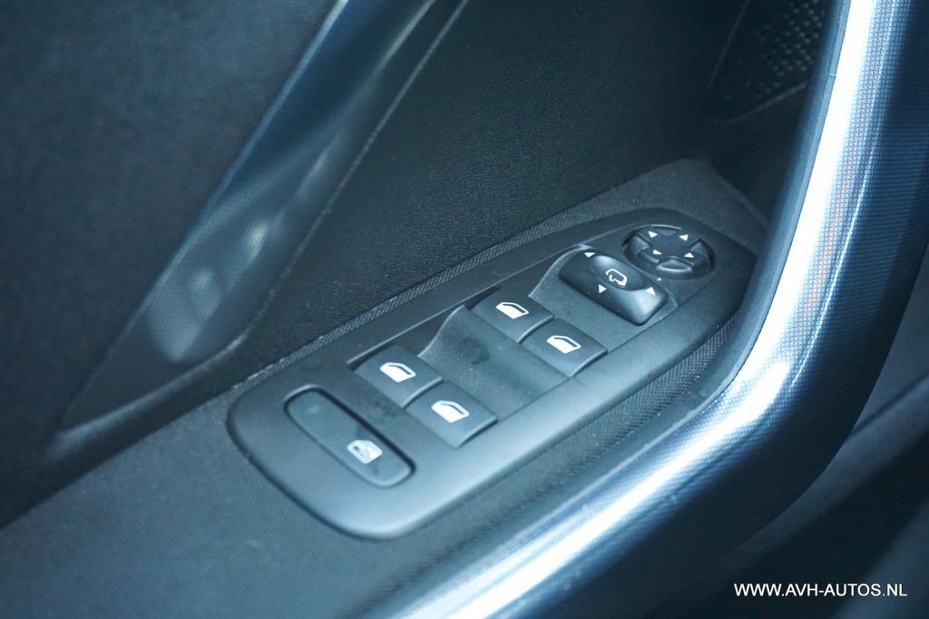 Peugeot 2008 1.2 puretech allure