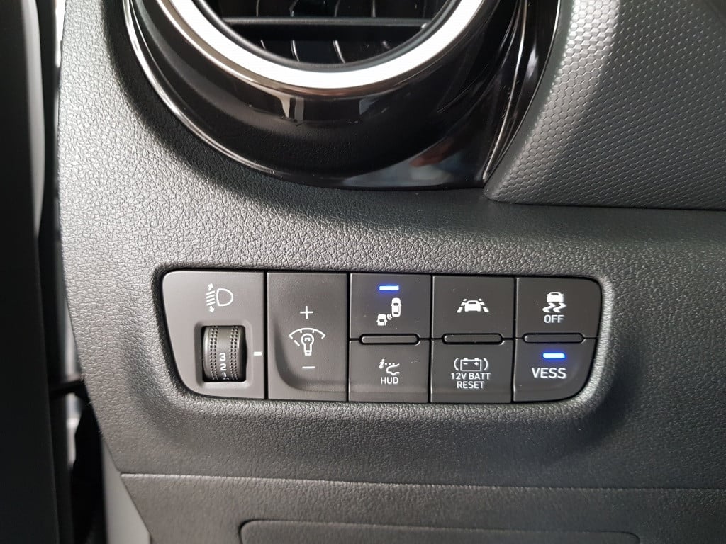Hyundai Kona hybrid fashion