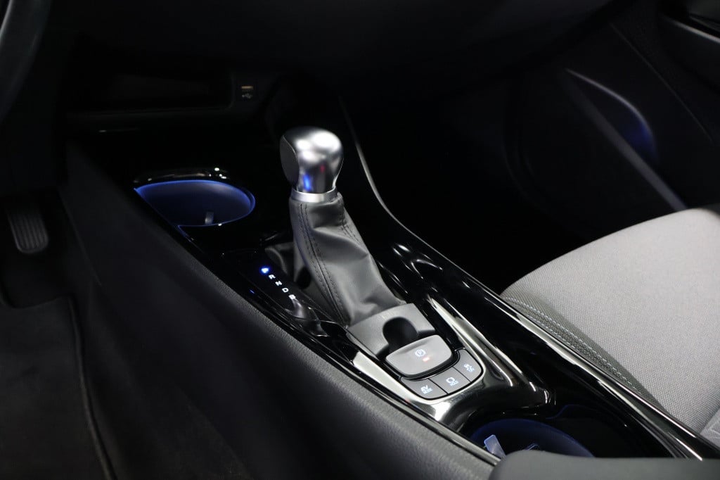 Toyota C-hr 1.8 hybrid dynamic | trekhaak