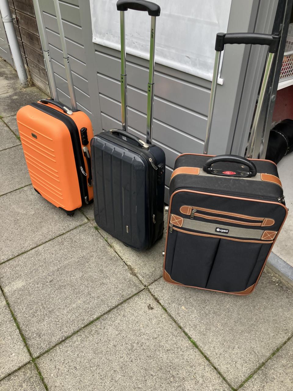 Te koop 3 verschillende reiskoffertjes met trekstang