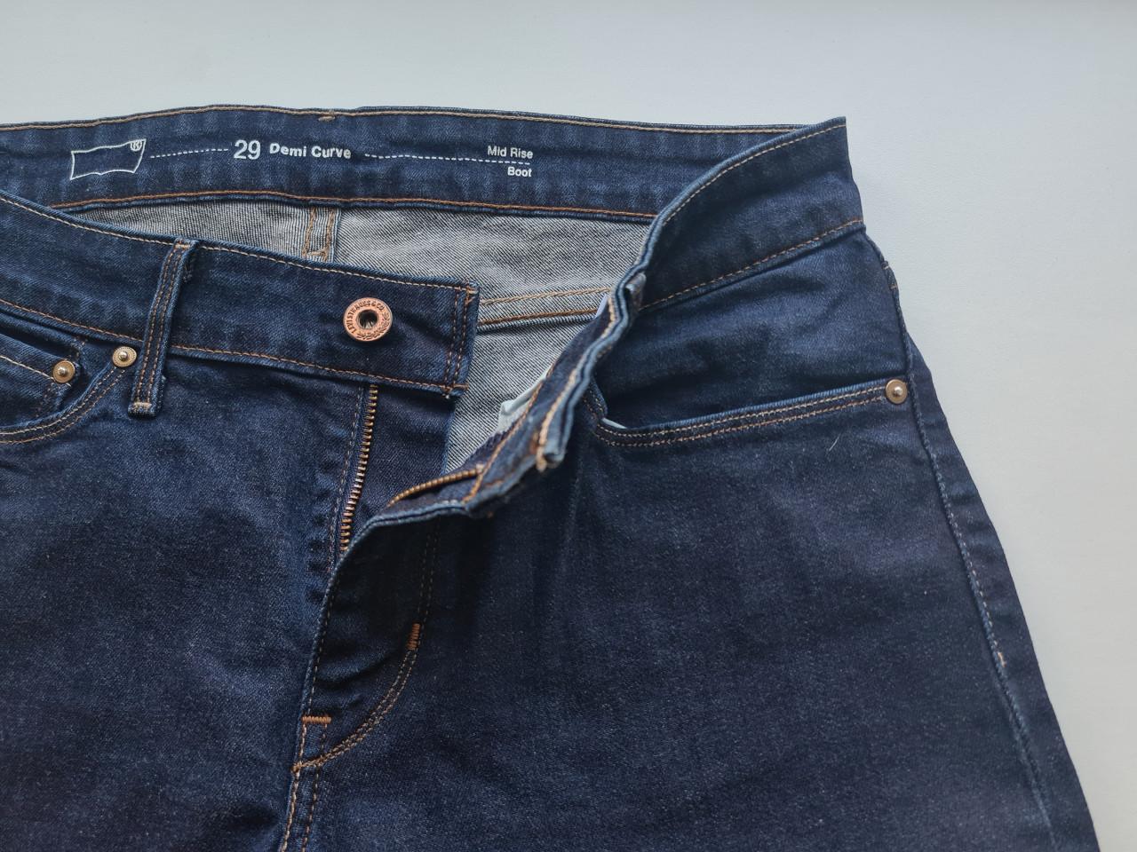 Levis donker blauw W29 / L32( Mt L ) Demi Curve , Mid Rise