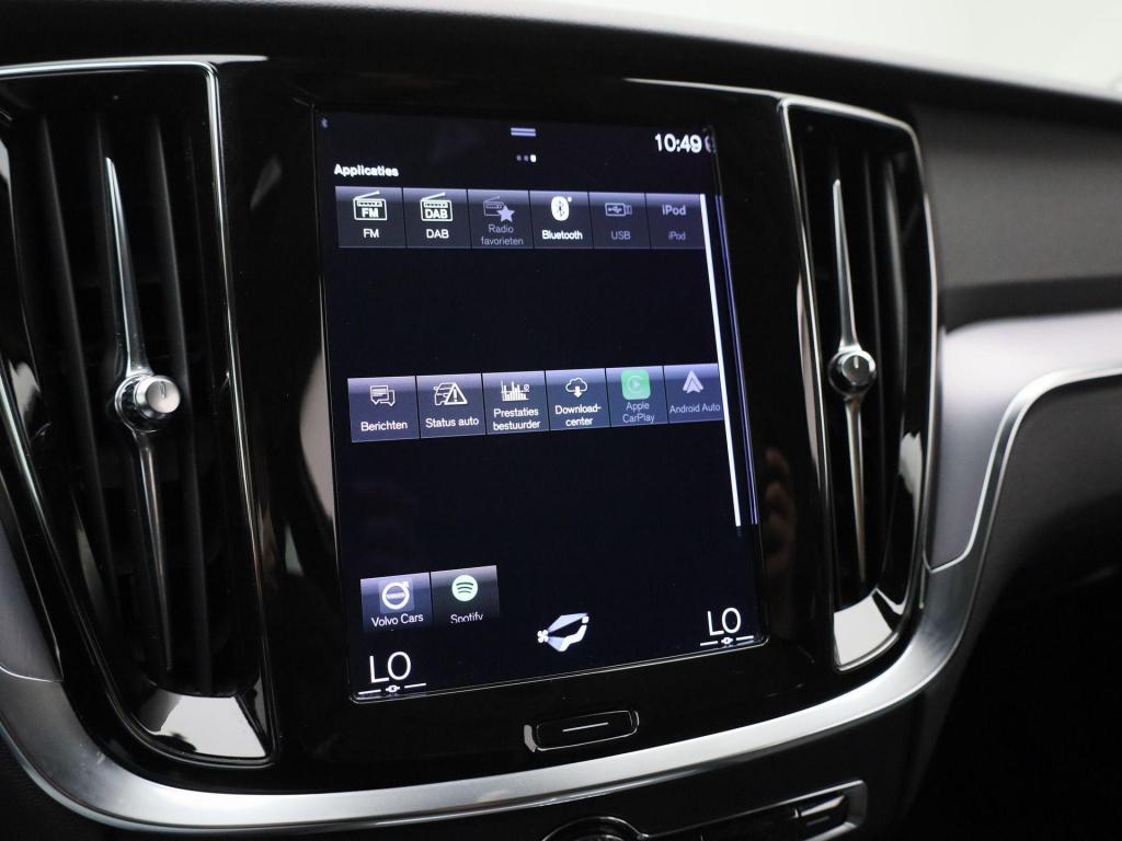 Volvo V60 2.0 b3 momentum business | automaat | virtual cockpit | dab | led