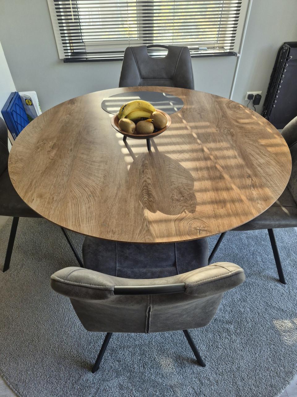 Ronde eettafel
