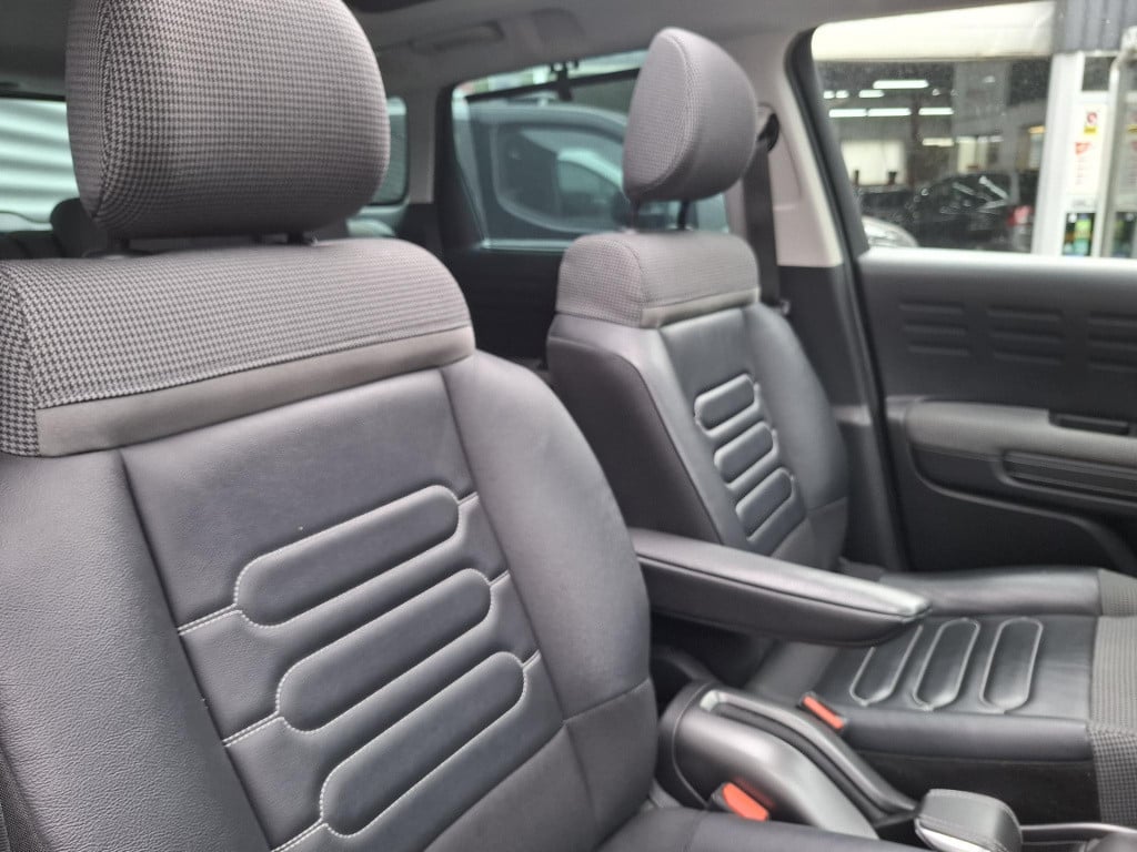 Citroen C3 Aircross suv 130 shine automaat pano/leer/trekhaak