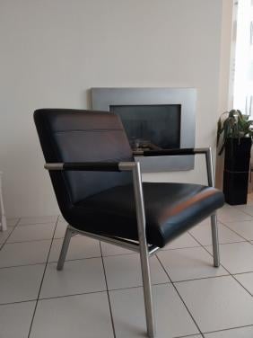 Zwart leer met metaal retro stoeltje