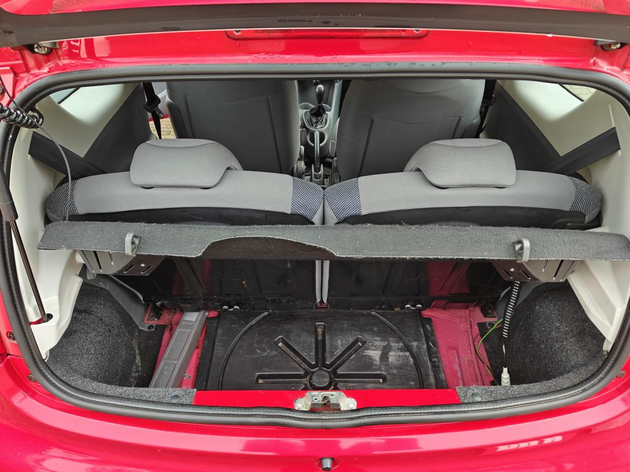 Peugeot 107 1.0 12V 3DR 2006 Rood