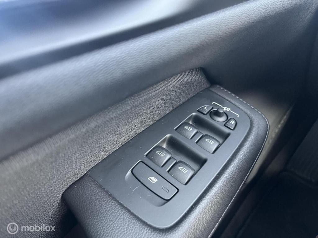 Volvo V60 2.0 b3 momentum advantage | 1e eig. | dealeronderhouden