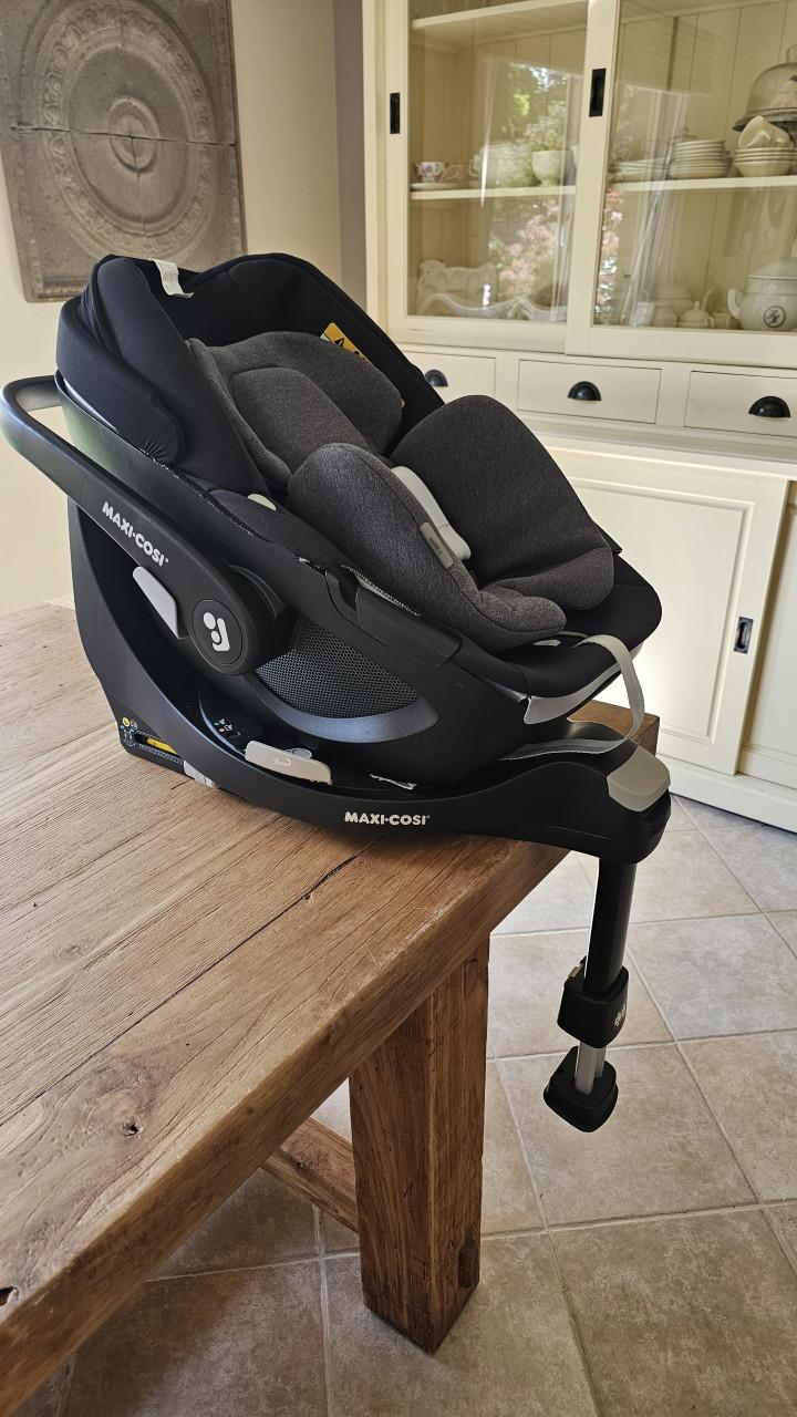 Maxi-Cosi  Pebble 360 autostoel + FamilyFix 360 Essential Black