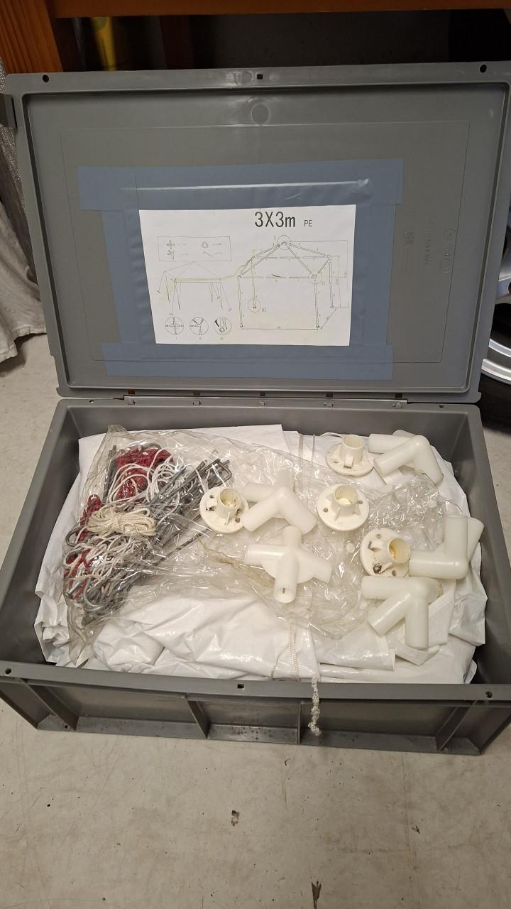 Party tent wit 3x3 m