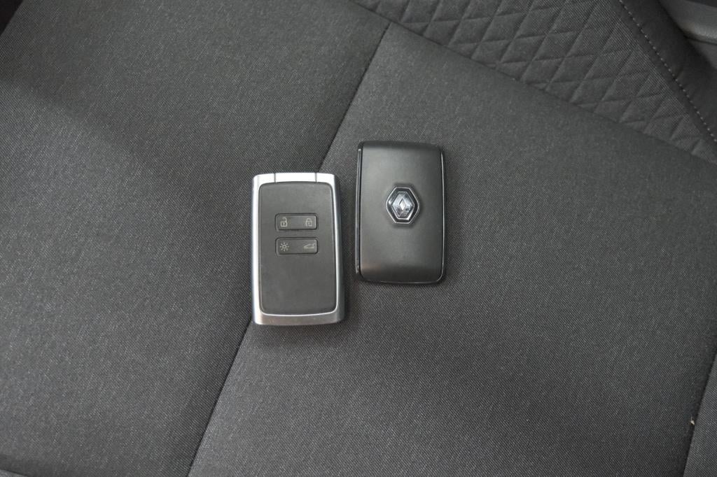 Renault Clio tce 100 zen | r.s. line pack | allseason banden | apple carpla