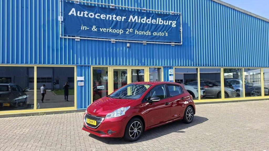 Peugeot 208 1.2 VTI Access 5 deurs bj:2012 airco apk 2027 i.z.g.st