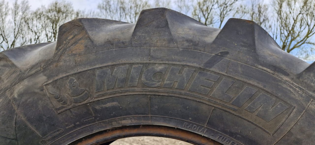 Te koop: Michelin 540 65 R28