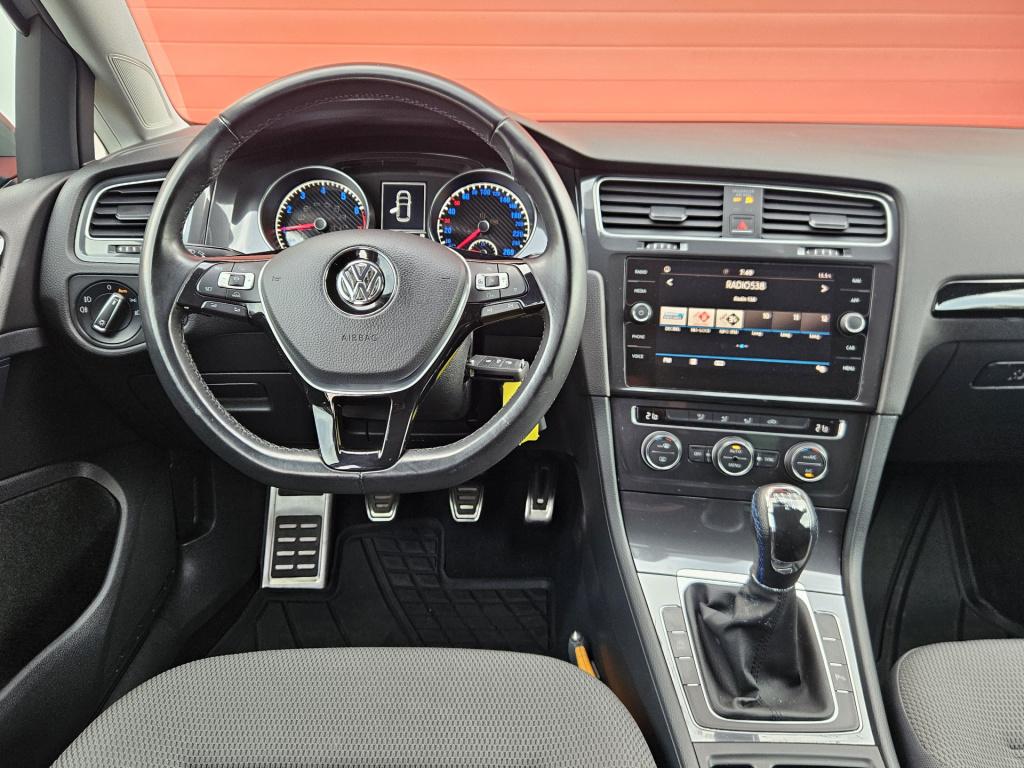 Volkswagen Golf 1.0 tsi comfortline | carplay | camera | trekhaak