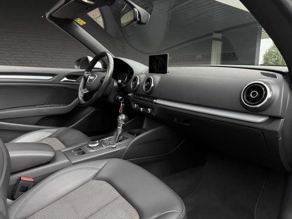 Audi A3 cabriolet 1.8 tfsi ambition pro plus line.