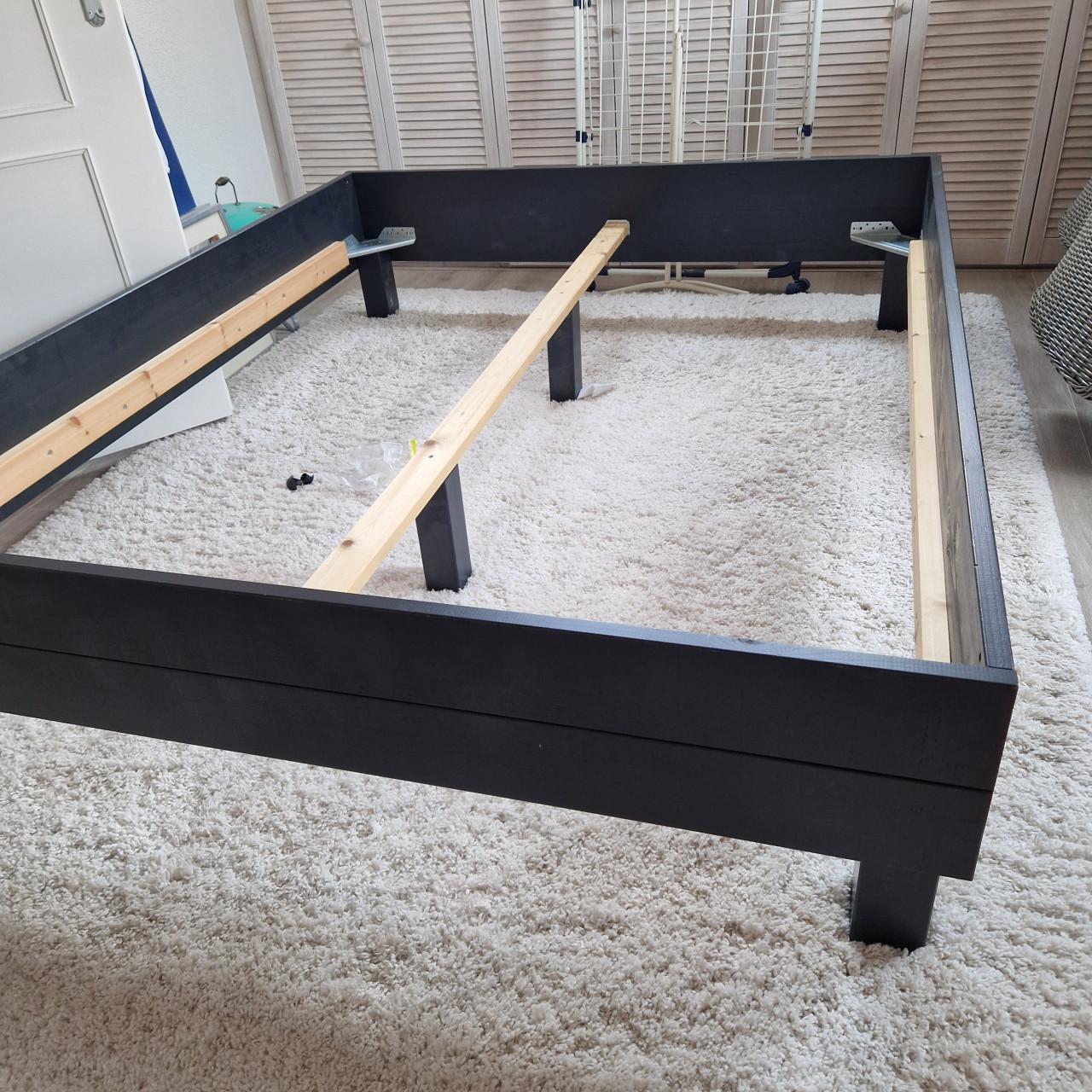 Te koop bedbak hout