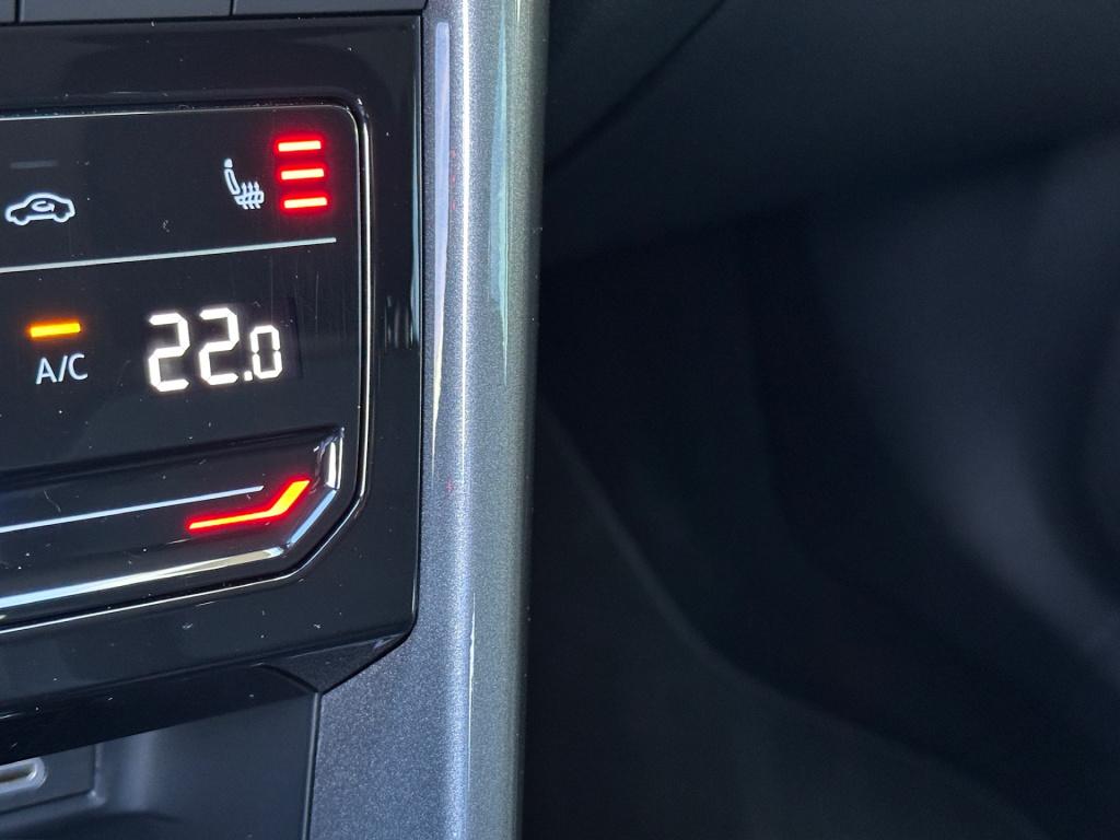 Volkswagen T-roc 1.5 tsi 150pk dsg style | trekhaak | navi | iq light | ada