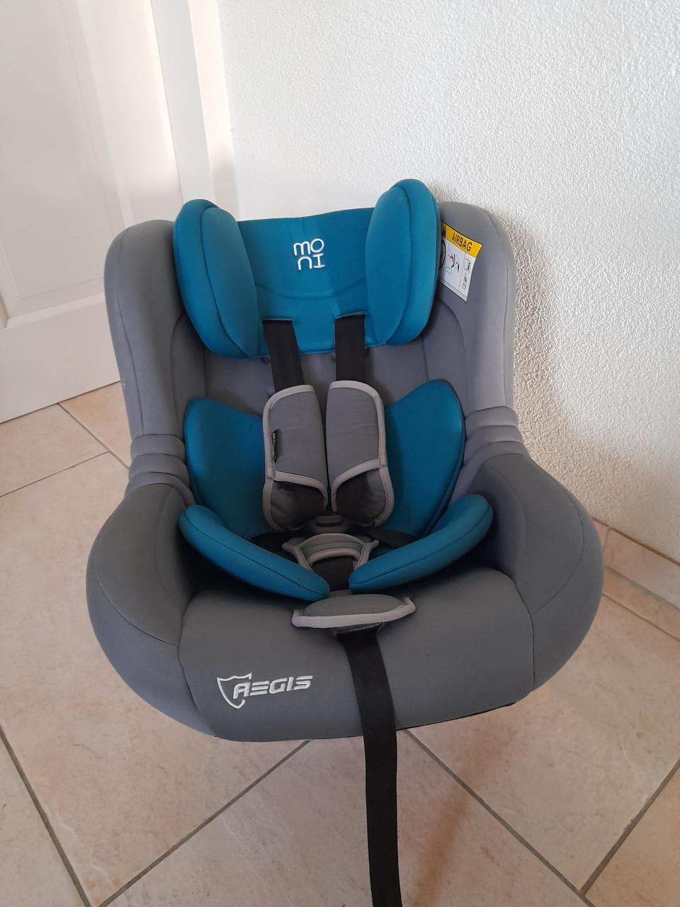 Autostoel  0 / 18 kg (in goede nette staat )