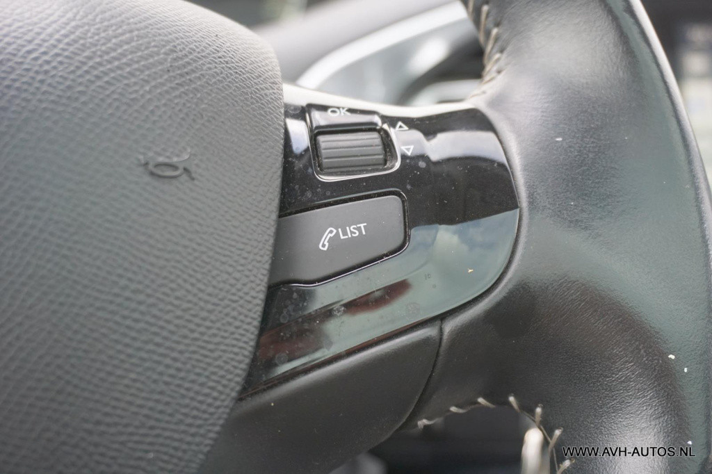 Peugeot 308 sw 1.2 puretech blue lease premium
