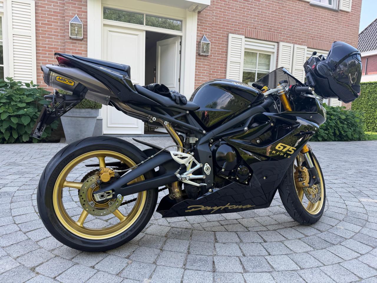 Triumph Triple 675 “Daytona” SE (Special)