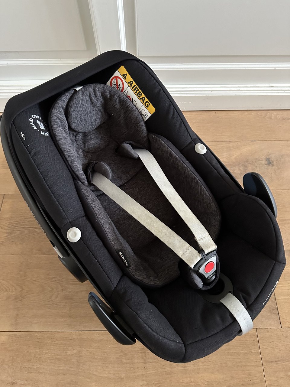 Maxi-Cosi Pebble Pro + FamilyFix3 Isofix base