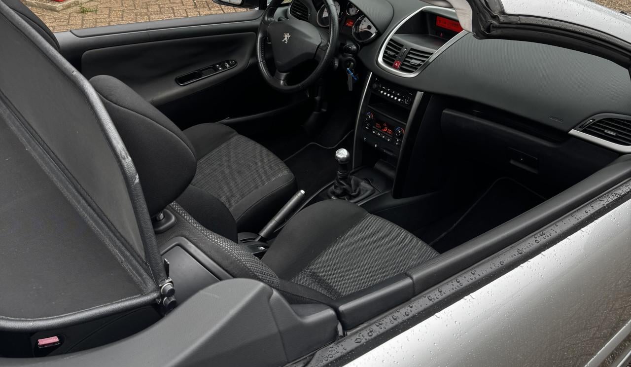 Peugeot 207 CC Cabriolet | Genieten van iedere rit! | Airco | Lage km