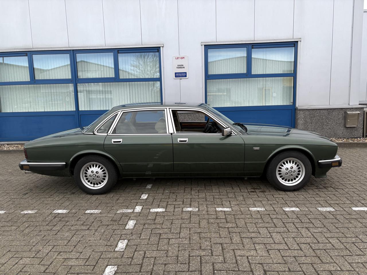 Jaguar XJ40 Sovereign youngtimer