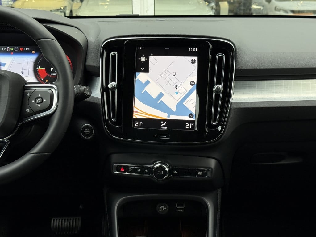Volvo XC40 t4 211pk recharge inscription exp| navi| climate| camera| dab+|