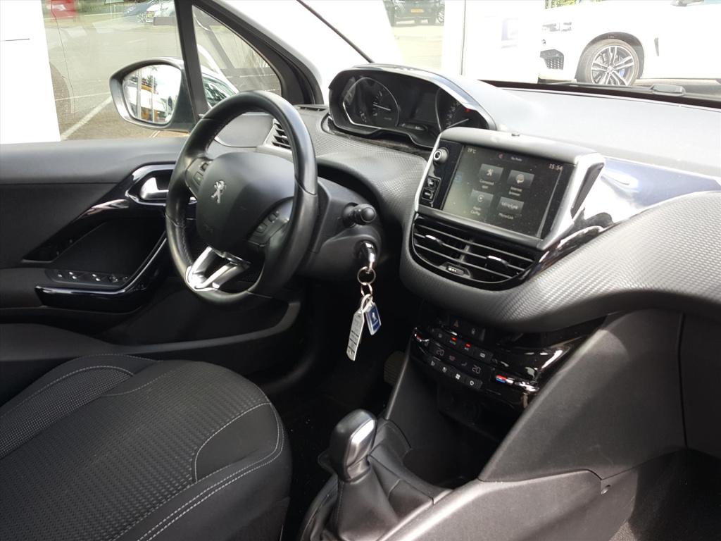 Peugeot 208 allure 1.2 pt-110pk 5d kleurnavigatie applecarplay&androidauto 
