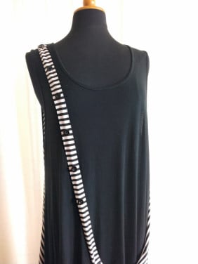 Aparte zwart/-witte lange jurk