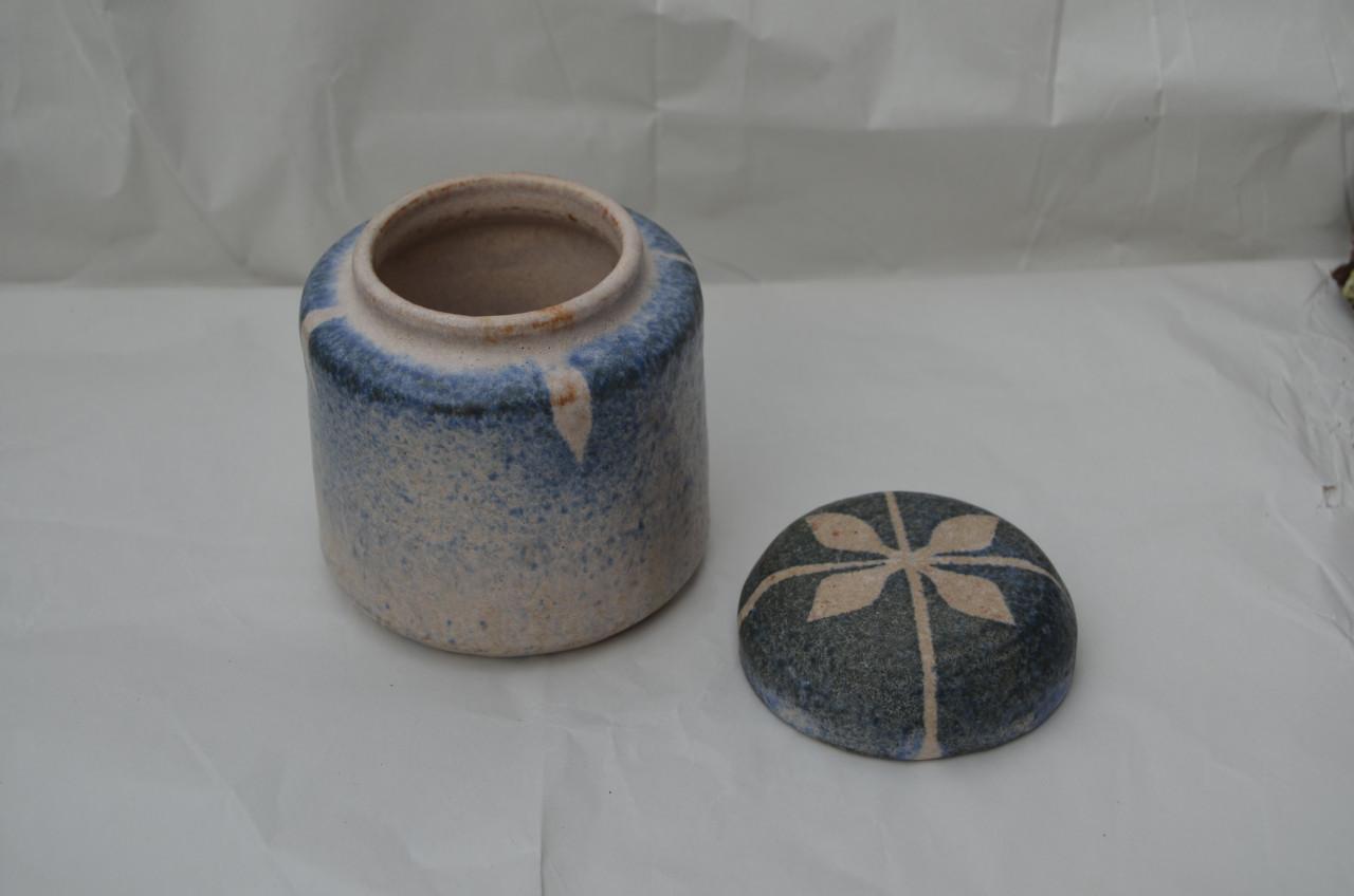 I.B. Keramiek in zeer goede staat: dekselpotje