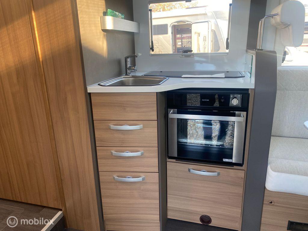 Adria Onbekend matrix 670dl