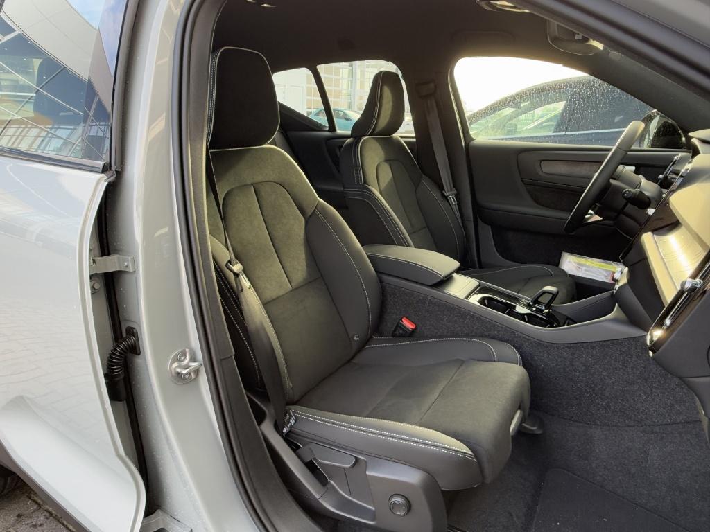 Volvo Ex40 extended range plus dark 252pk/82kwh| camera| adap.cruise