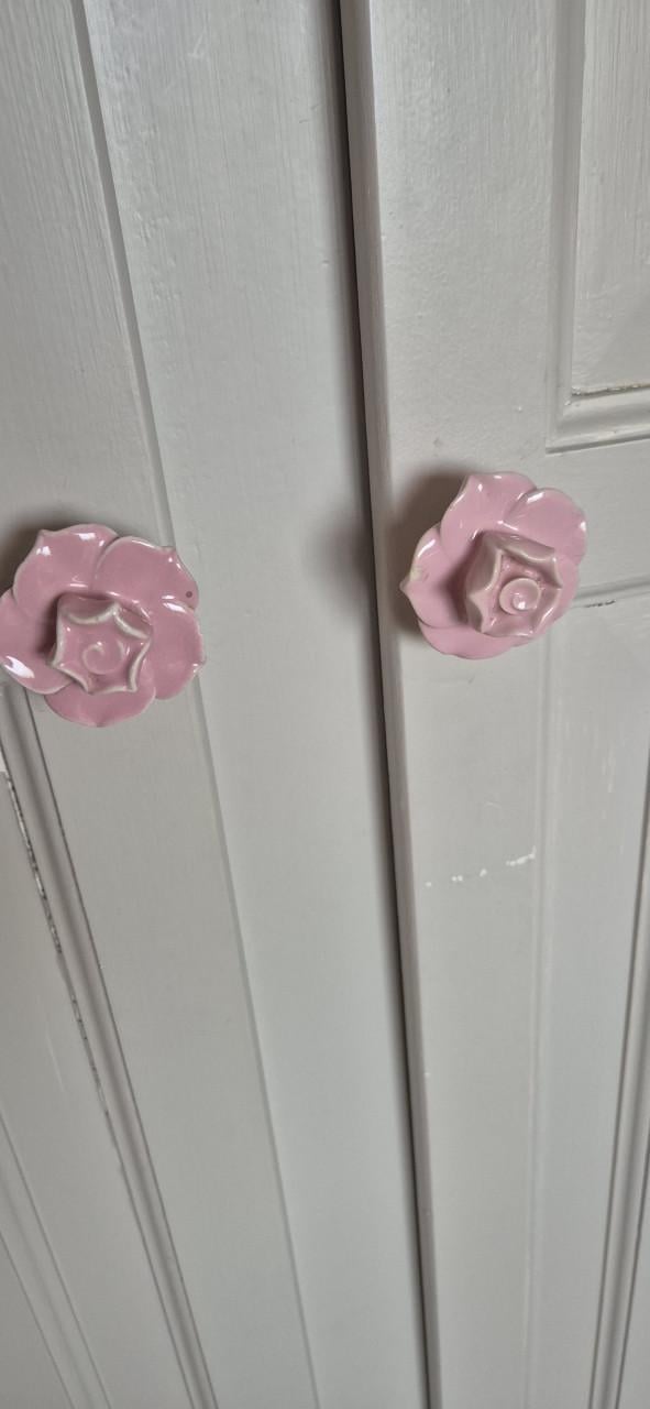 Leuke grenen kledingkast