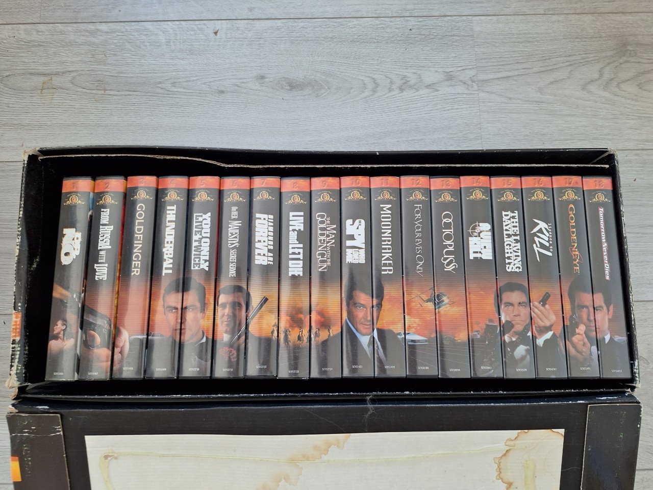 Video box james bond 007 18 Videobanden