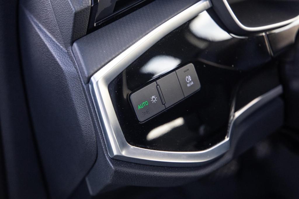 Audi Q3 45 tfsi e edition automaat / plug in hybrid / stoelverwarming / lee