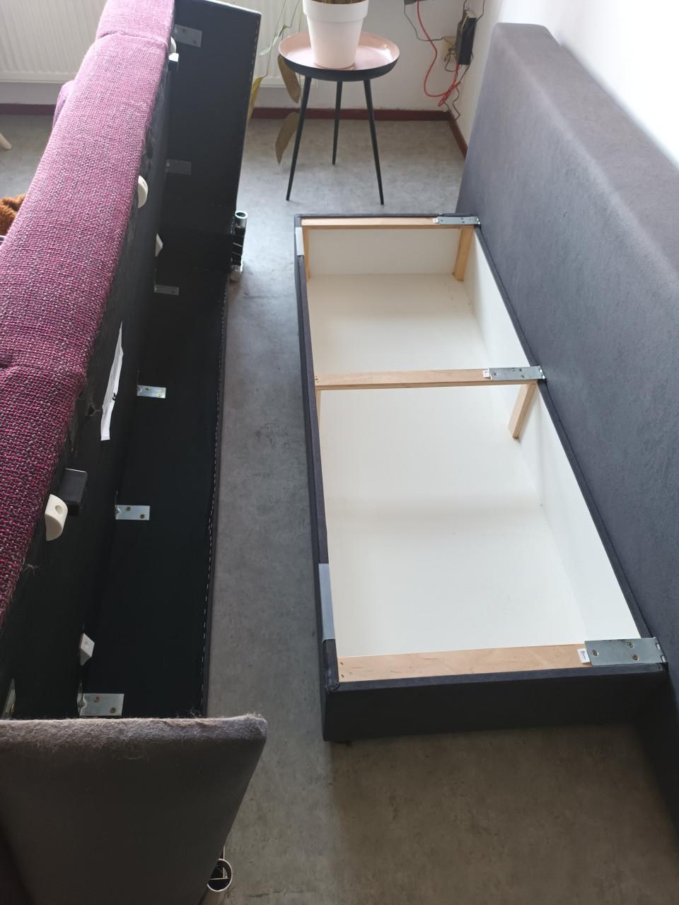 Bank, gratis af te halen op zaterdag 28 Maart