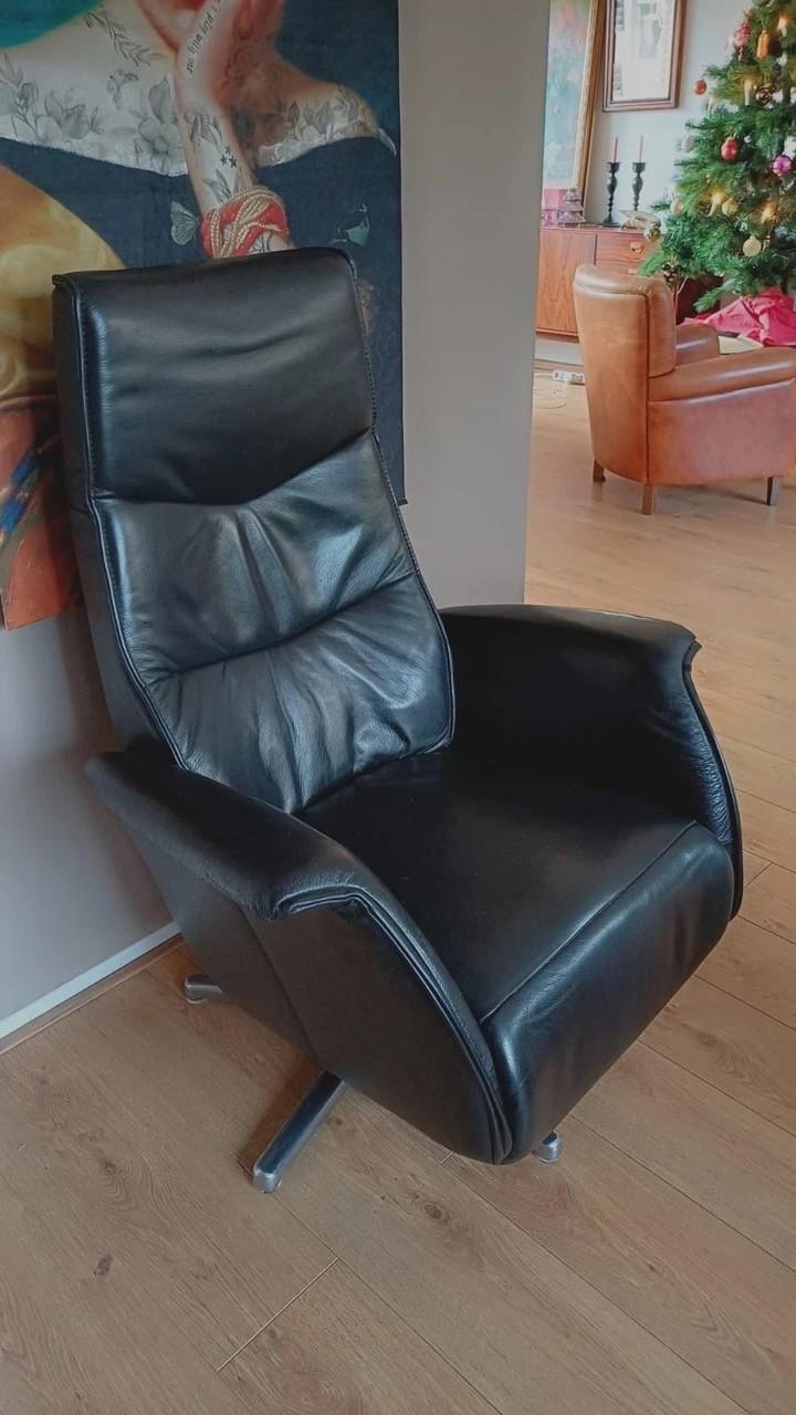 Zwart leren relaxfauteuil Jort Knudsen De toekomst