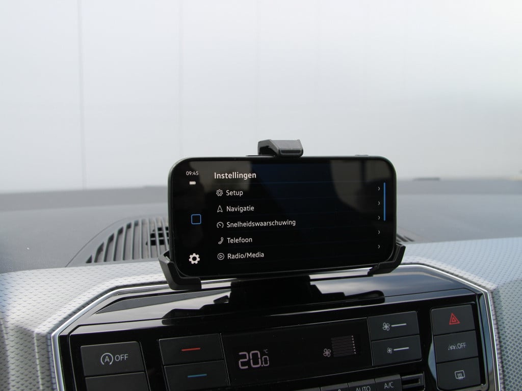 Volkswagen UP! 1.0 active 5drs. clima | apps