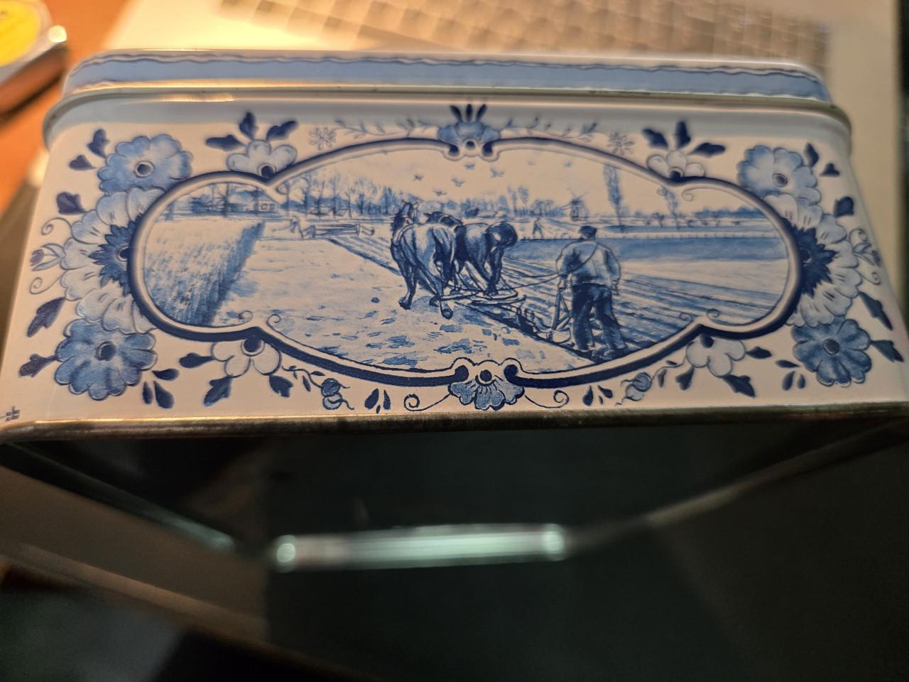 Hellema Hallum-Holland Blauw-Wit  Koekjesblik Vintage 21x13,5x6 cm