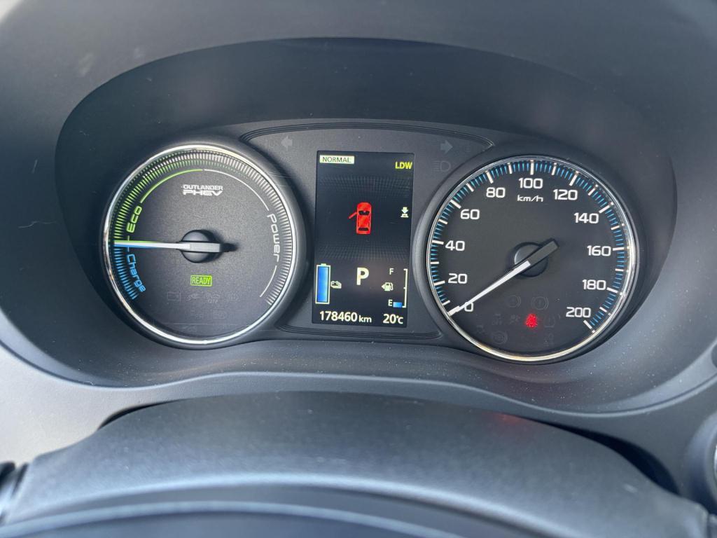 Mitsubishi Outlander 2.0 phev instyle+