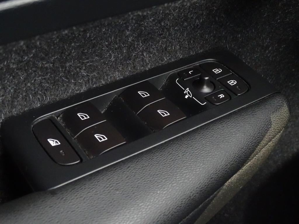 Volvo XC40 2.0 t4 momentum