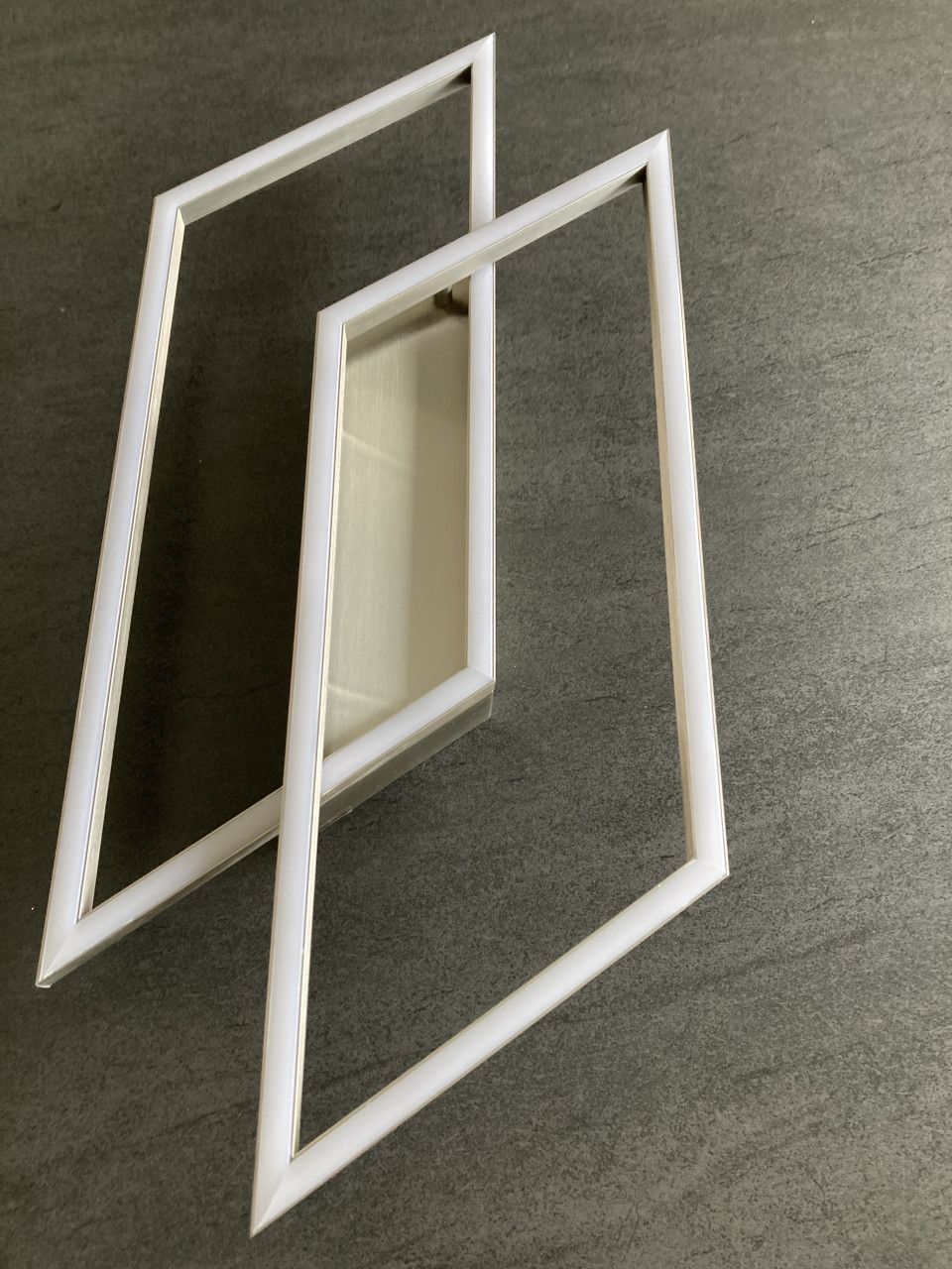 Moderne plafond of wandlamp