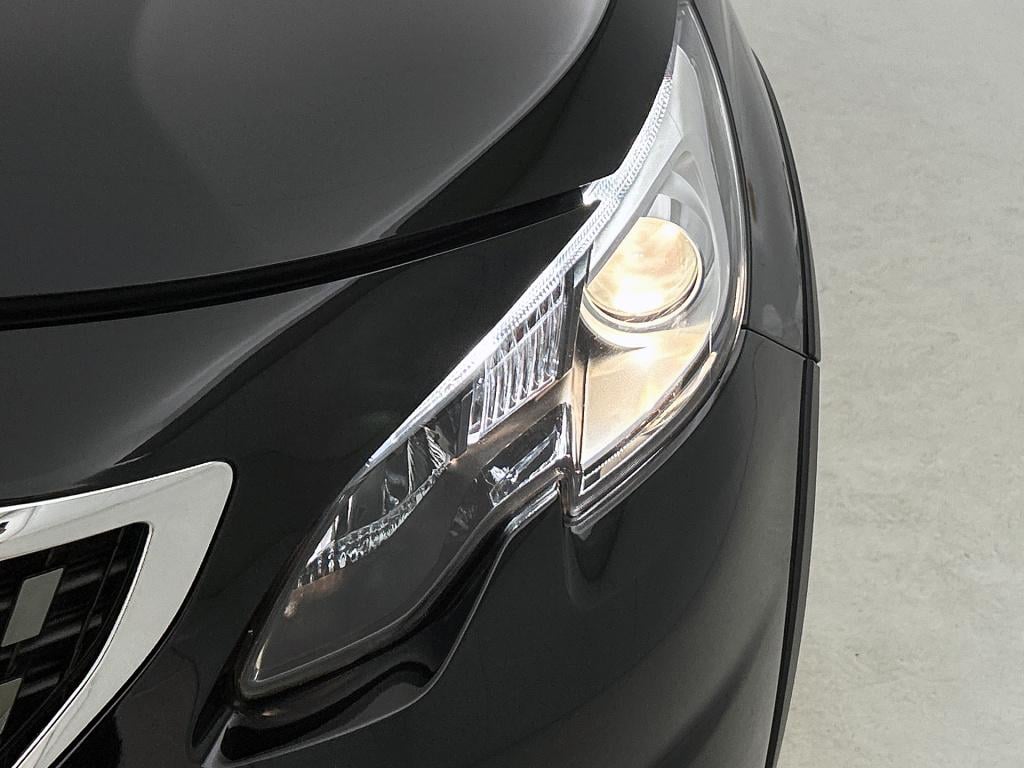 Peugeot 2008 110 pk signature | rijklaar | navigatie | parkeersensoren | lm