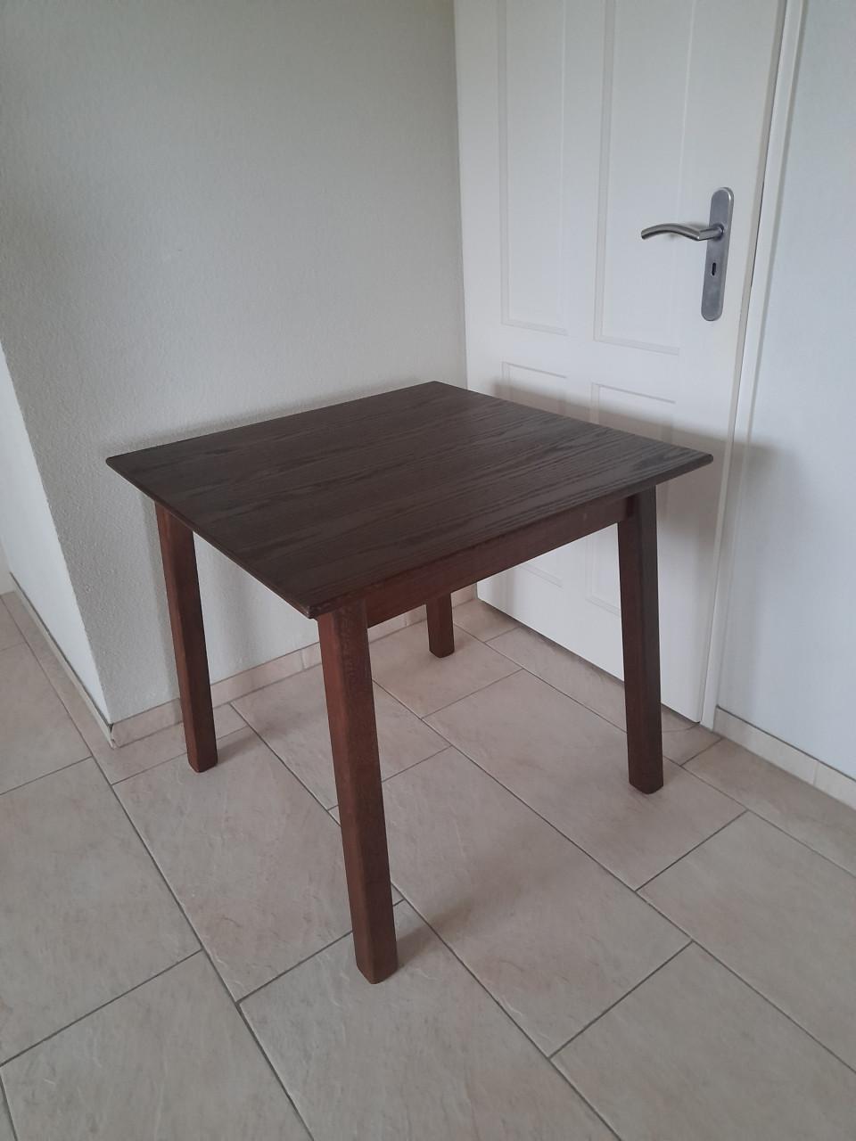 Eiken tafel 80 x 80 x 74H (in goede nette staat )
