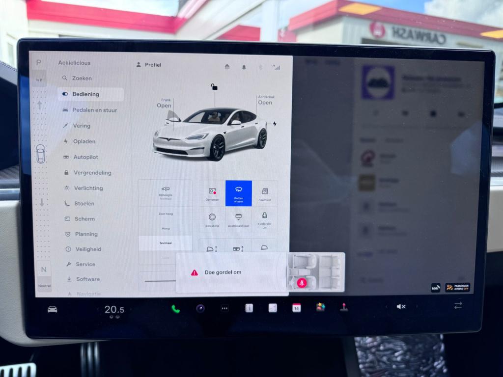 Tesla Model S plaid awd