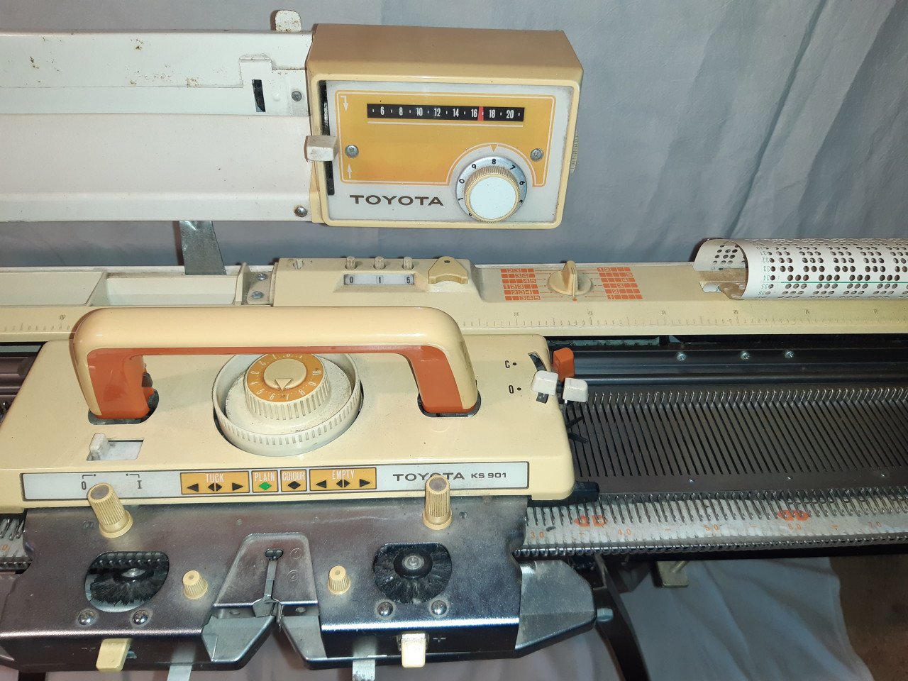 Breimachine Toyota 105 cm breed met veel toebehoren