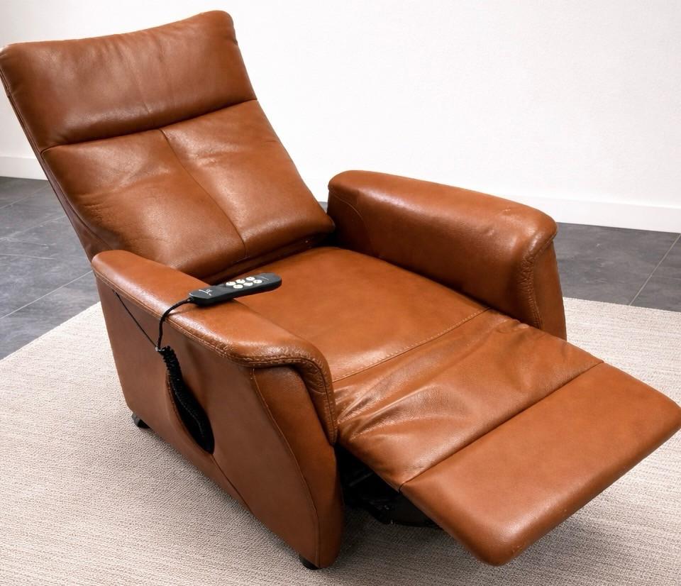 Prominent elektrisch bedienbare sta op stoel / relax fauteuil