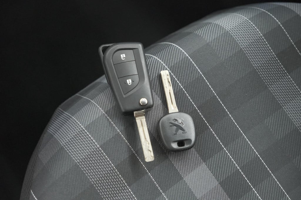 Peugeot 108 1.0 e-vti active | unieke auto! | automaat | airco | getint gla