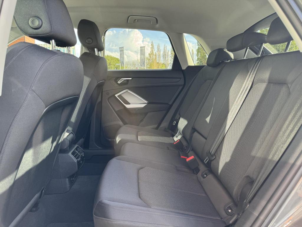 Audi Q3 45 tfsi e s edition