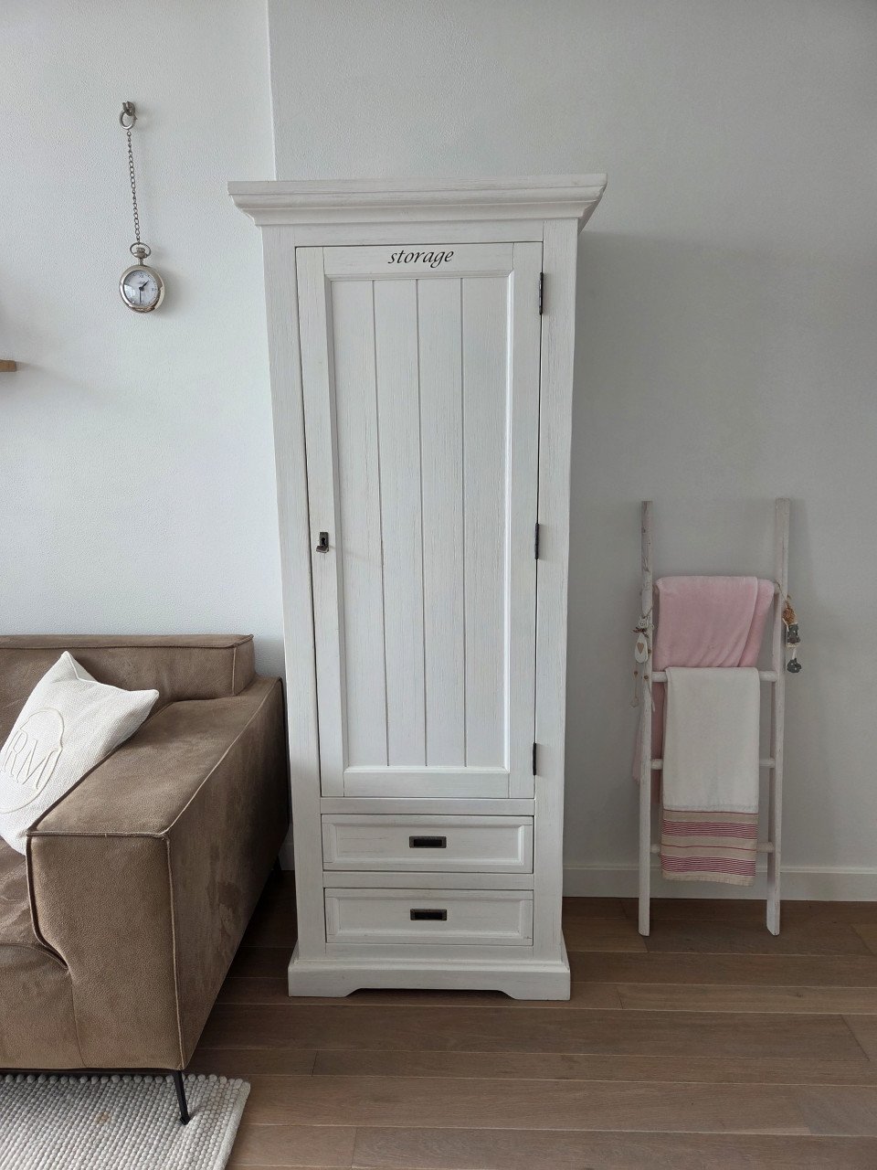 Witte acaziahouten kast (storage kast)